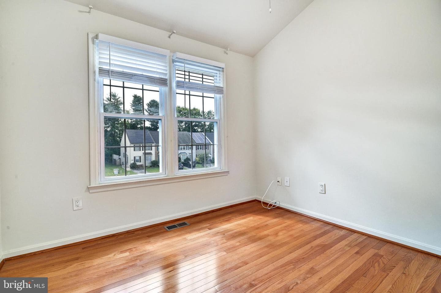 16428 Pleasant Hill Court photo 27