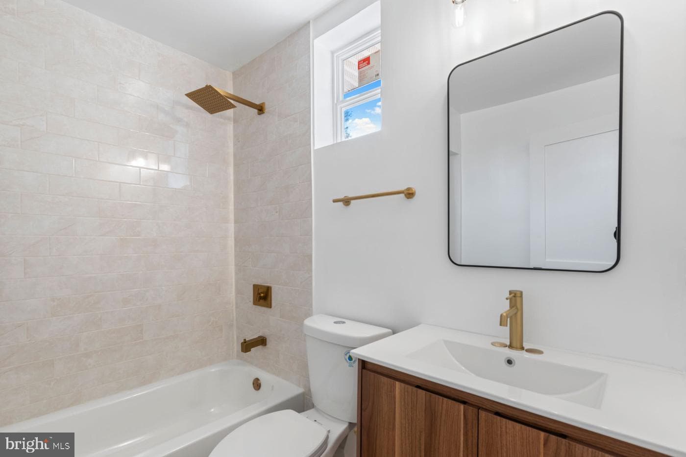 2814 Curtis Drive photo 3