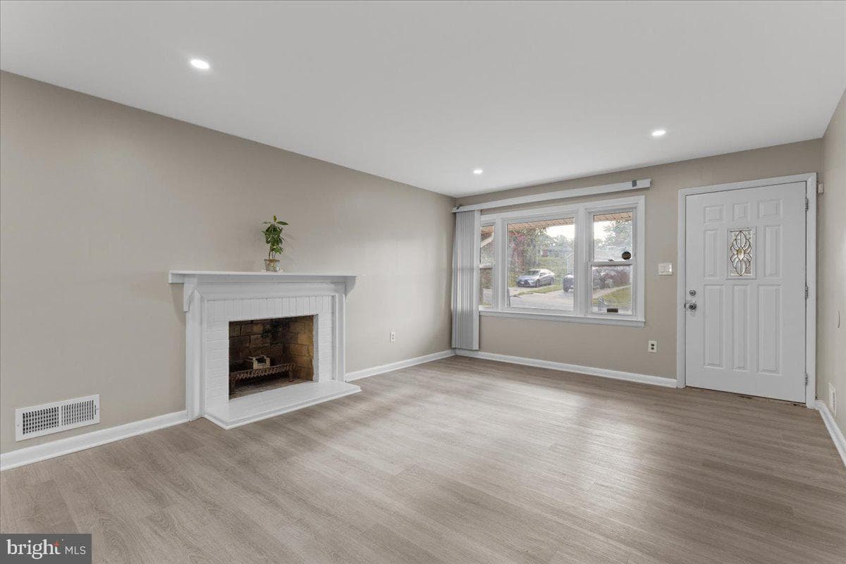 7304 Cloverdale Drive photo 3