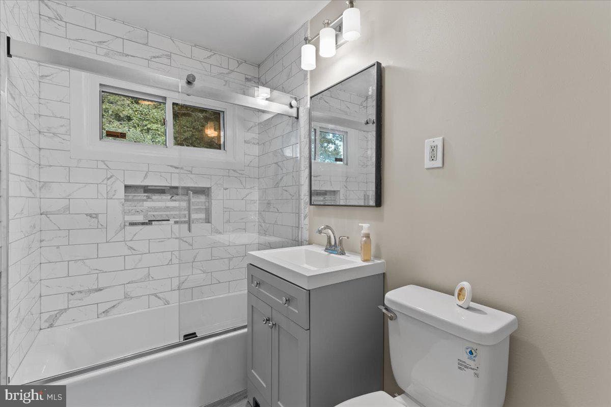 7304 Cloverdale Drive photo 7