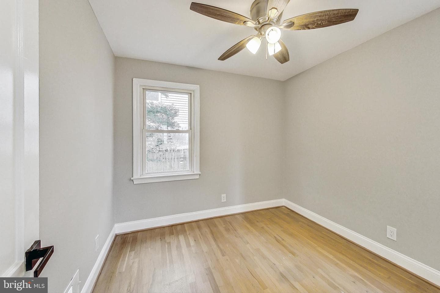 909 Nichols Drive photo 11