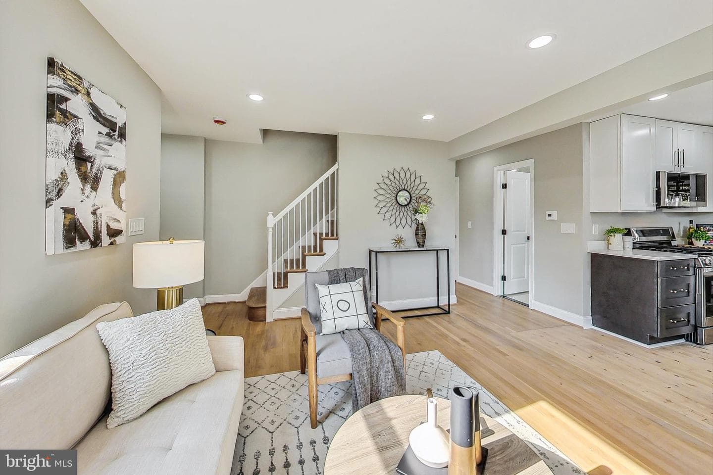 909 Nichols Drive photo 3
