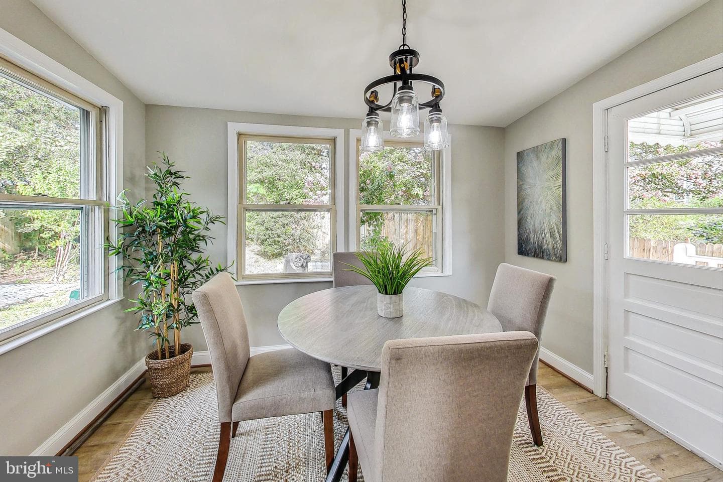 909 Nichols Drive photo 4