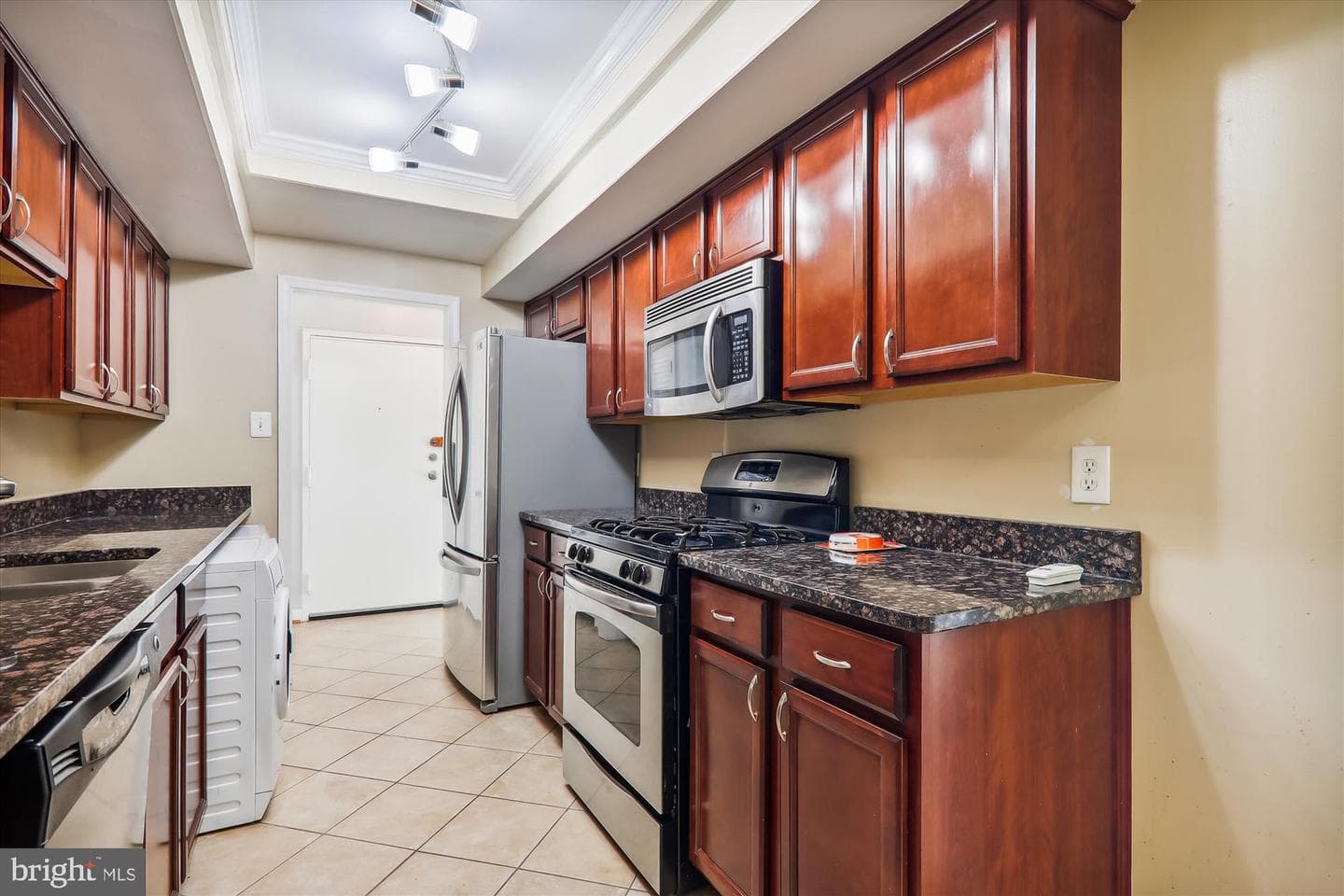 10218 Prince Place #10-T5 photo 4