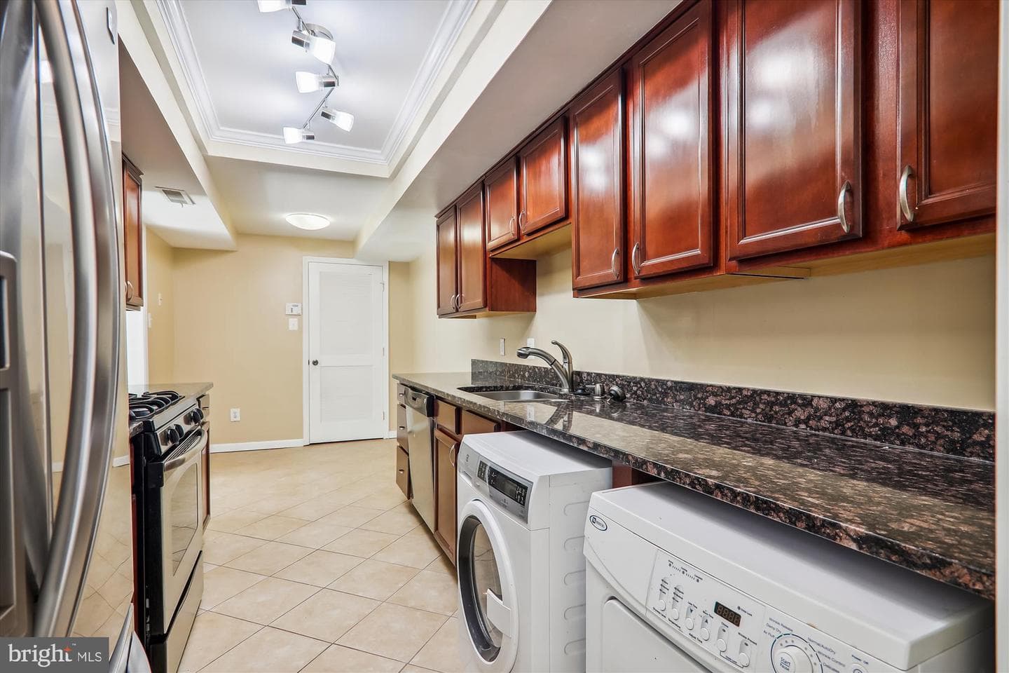 10218 Prince Place #10-T5 photo 8