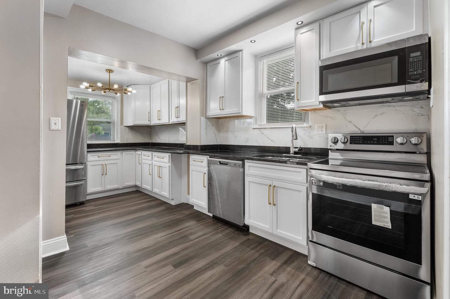 6321 Foster Street photo 10