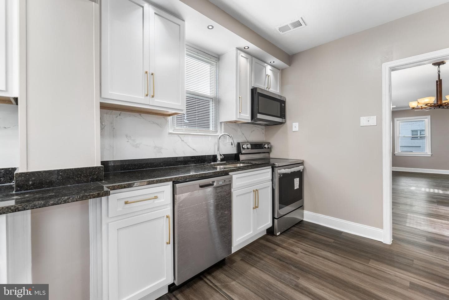 6321 Foster Street photo 13