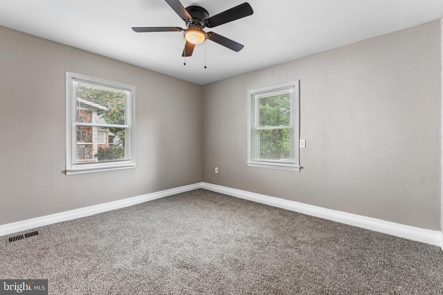 6321 Foster Street photo 15