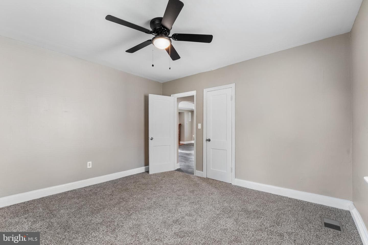 6321 Foster Street photo 17