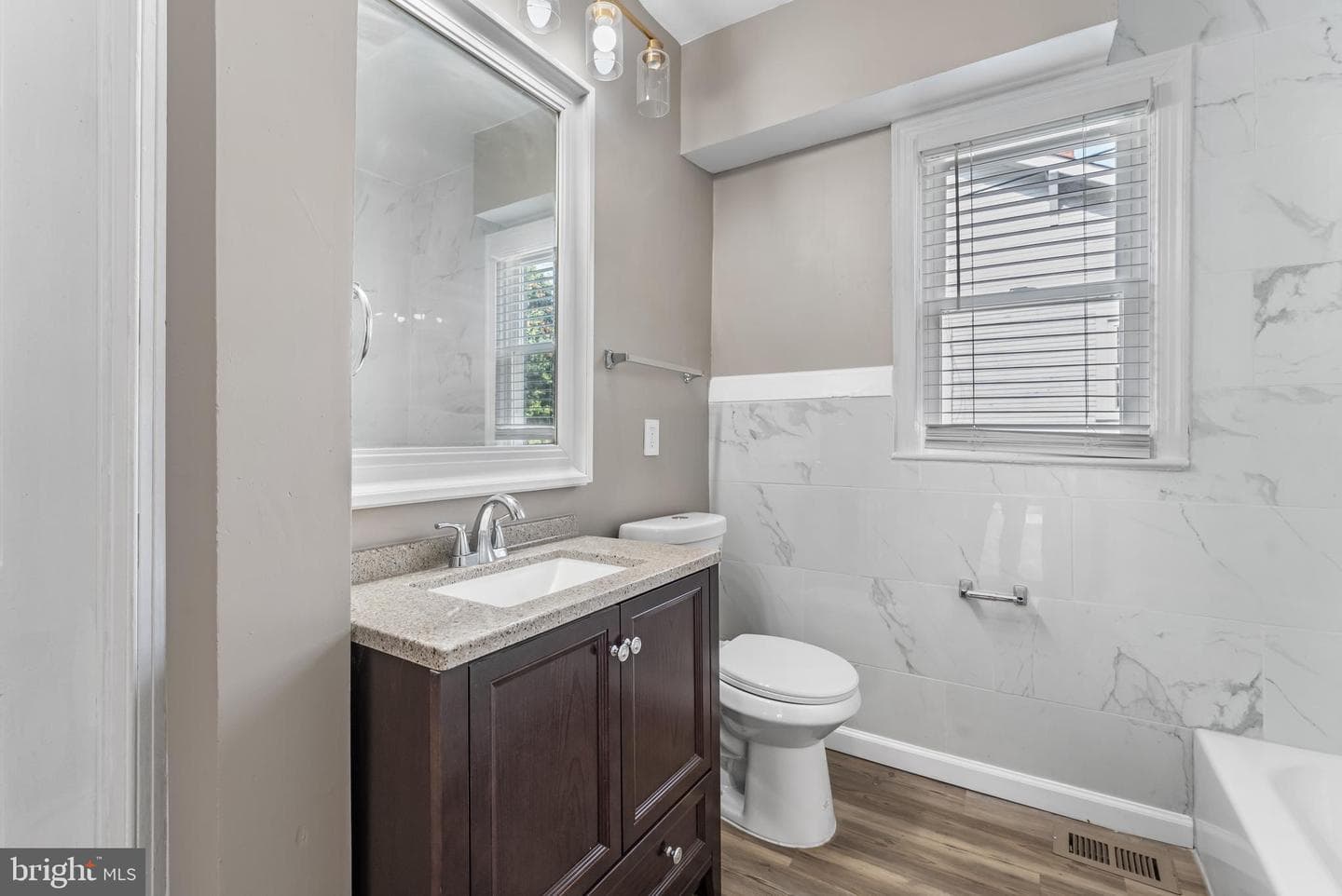 6321 Foster Street photo 18