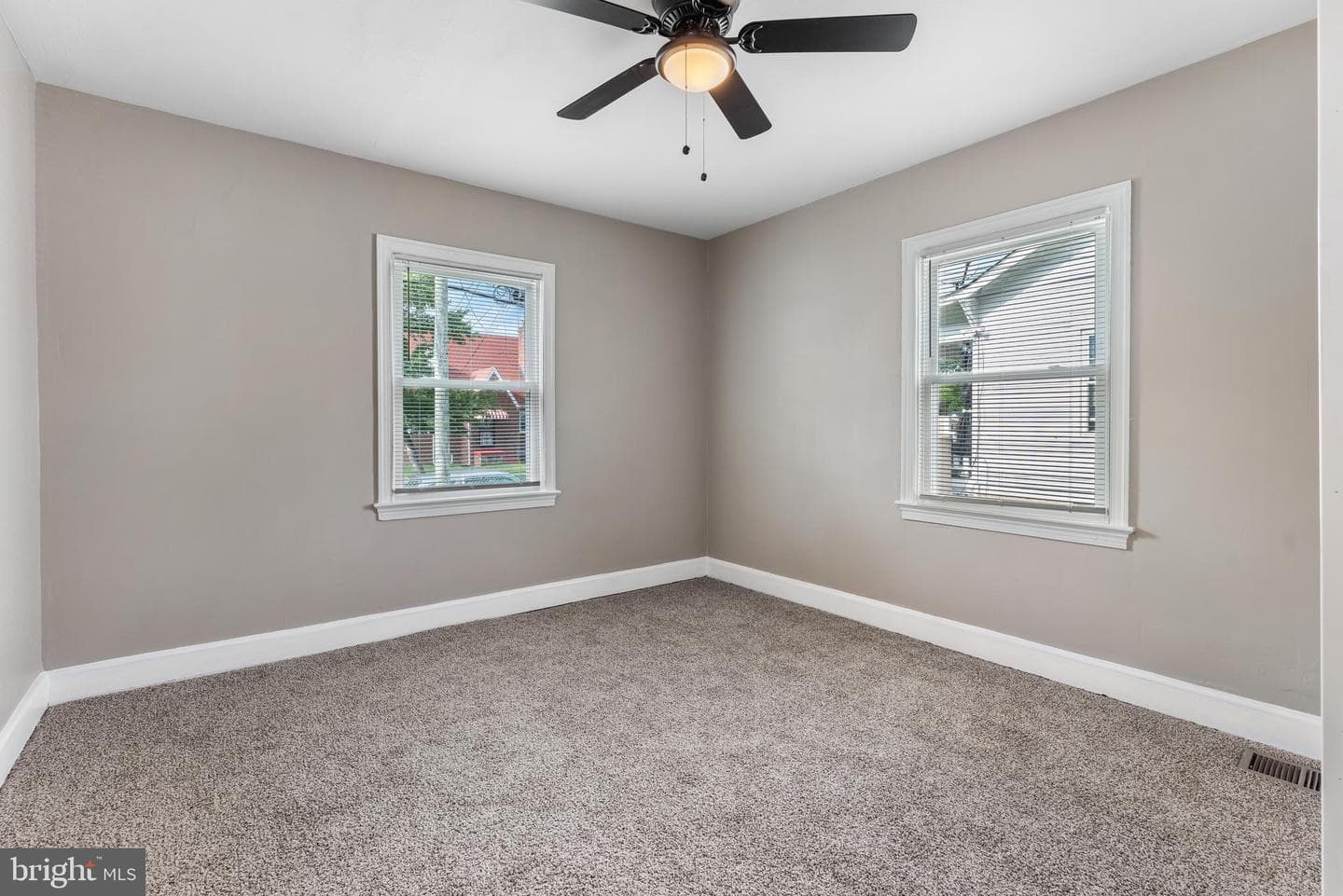 6321 Foster Street photo 20