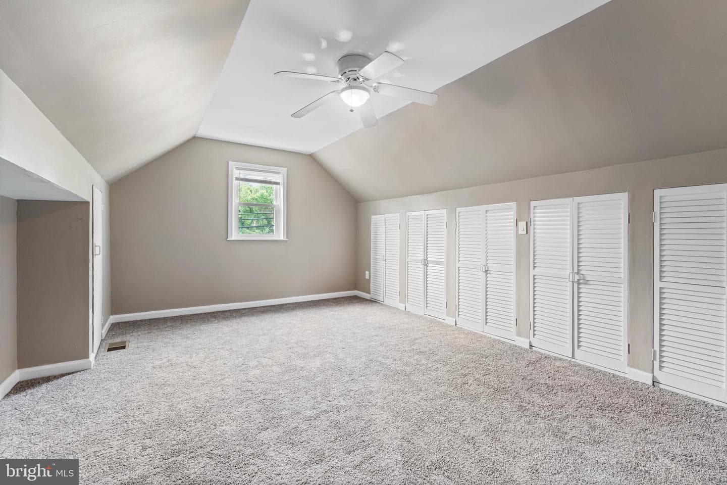 6321 Foster Street photo 25