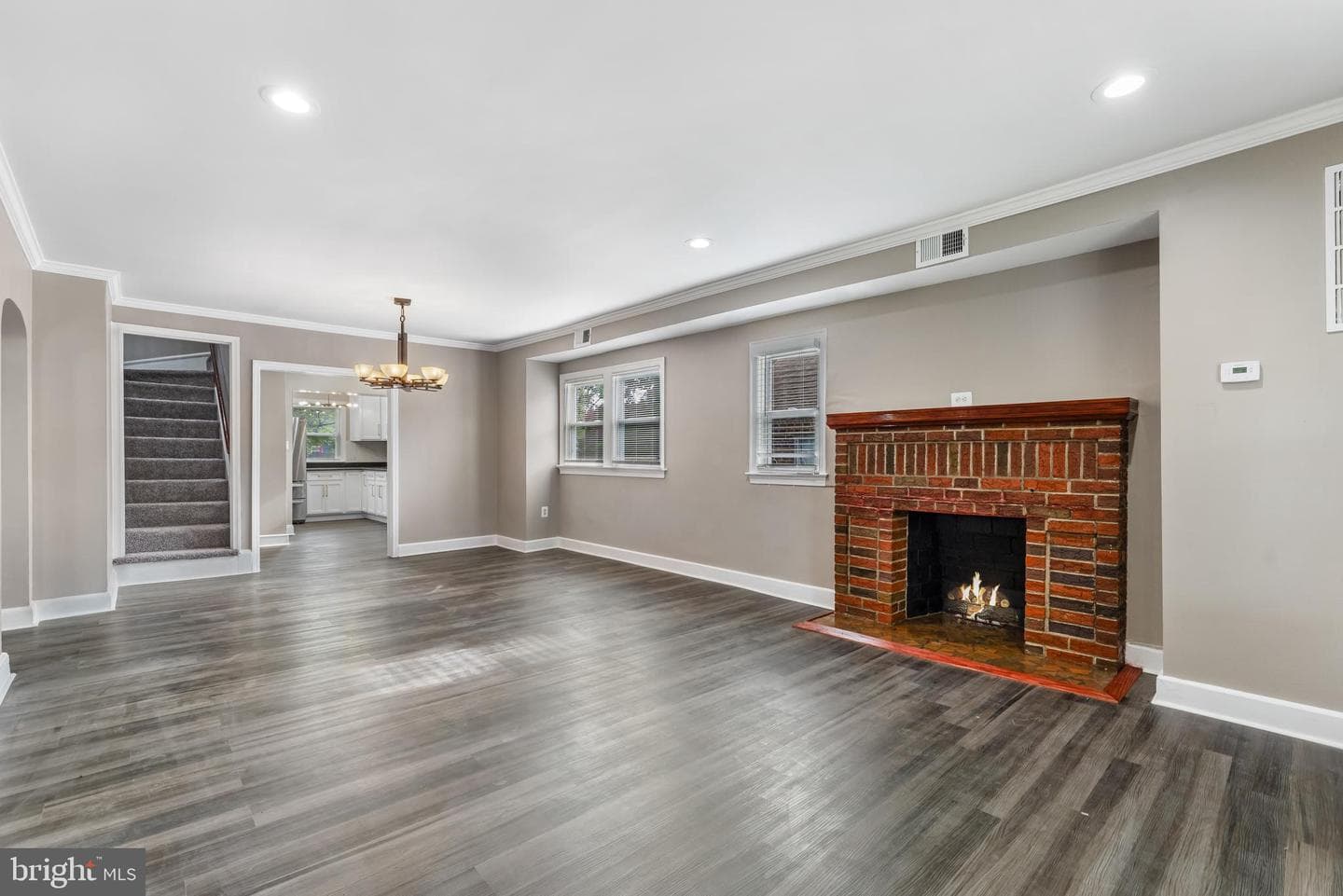 6321 Foster Street photo 27