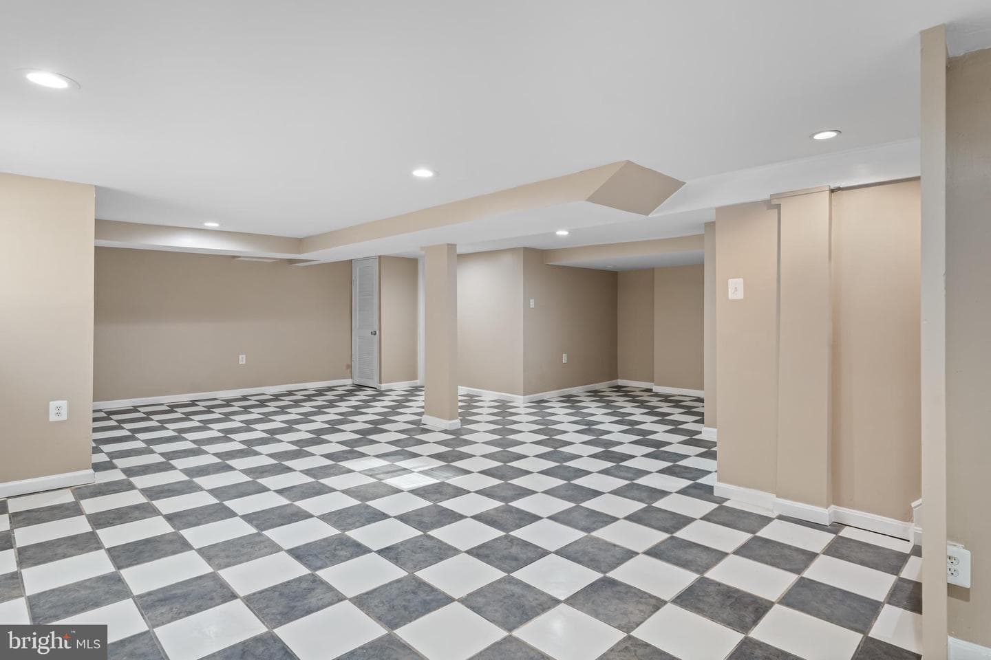 6321 Foster Street photo 35