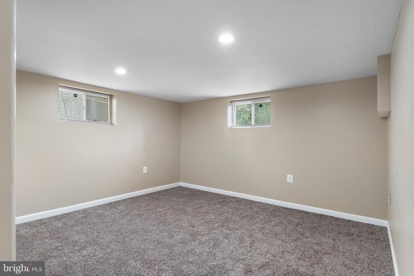 6321 Foster Street photo 37