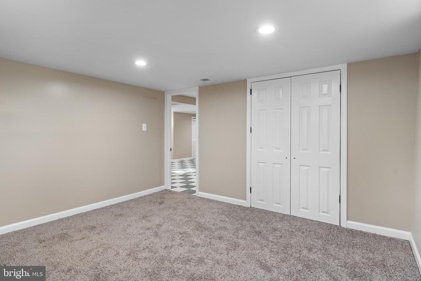 6321 Foster Street photo 39