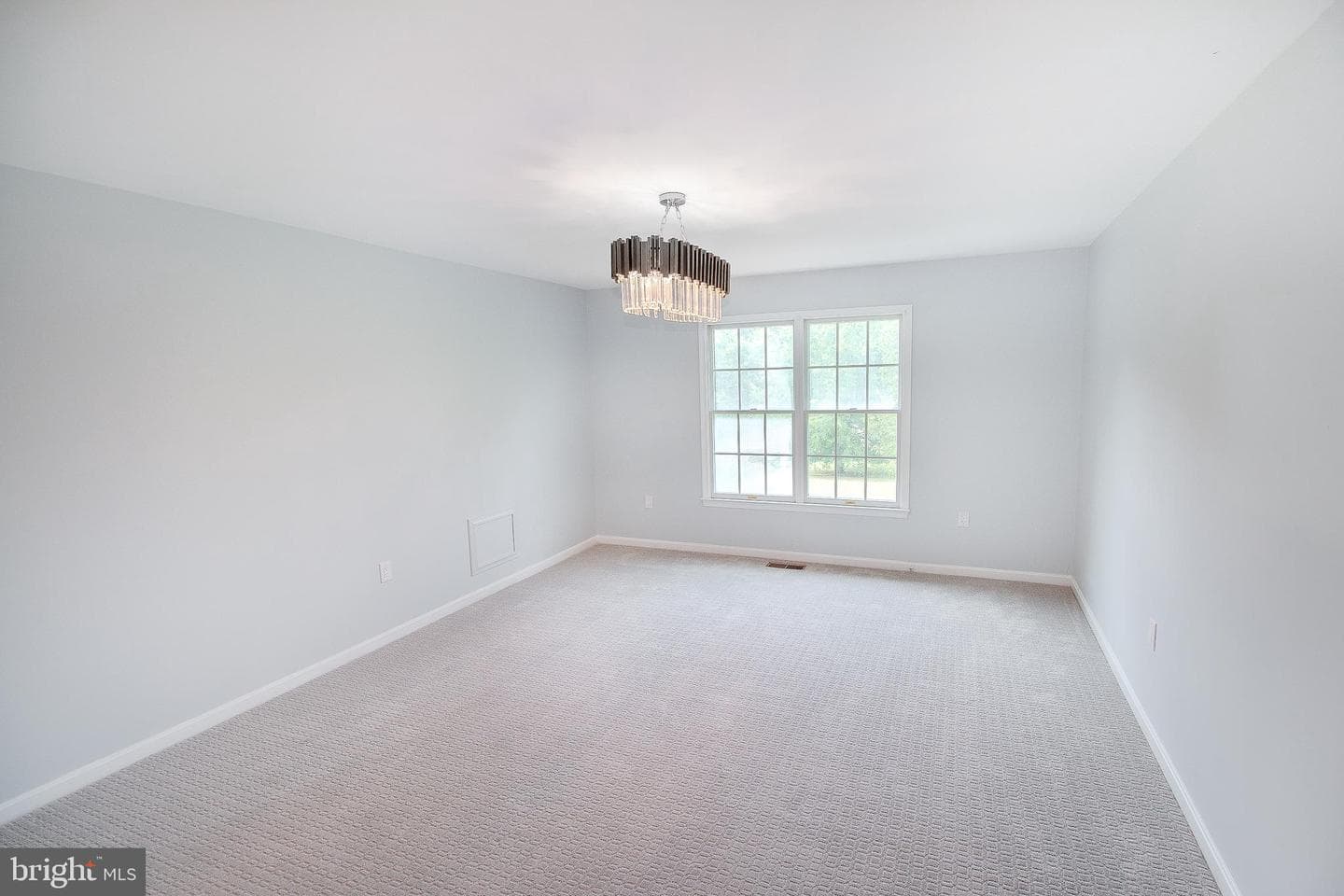 909 Amer Drive photo 8