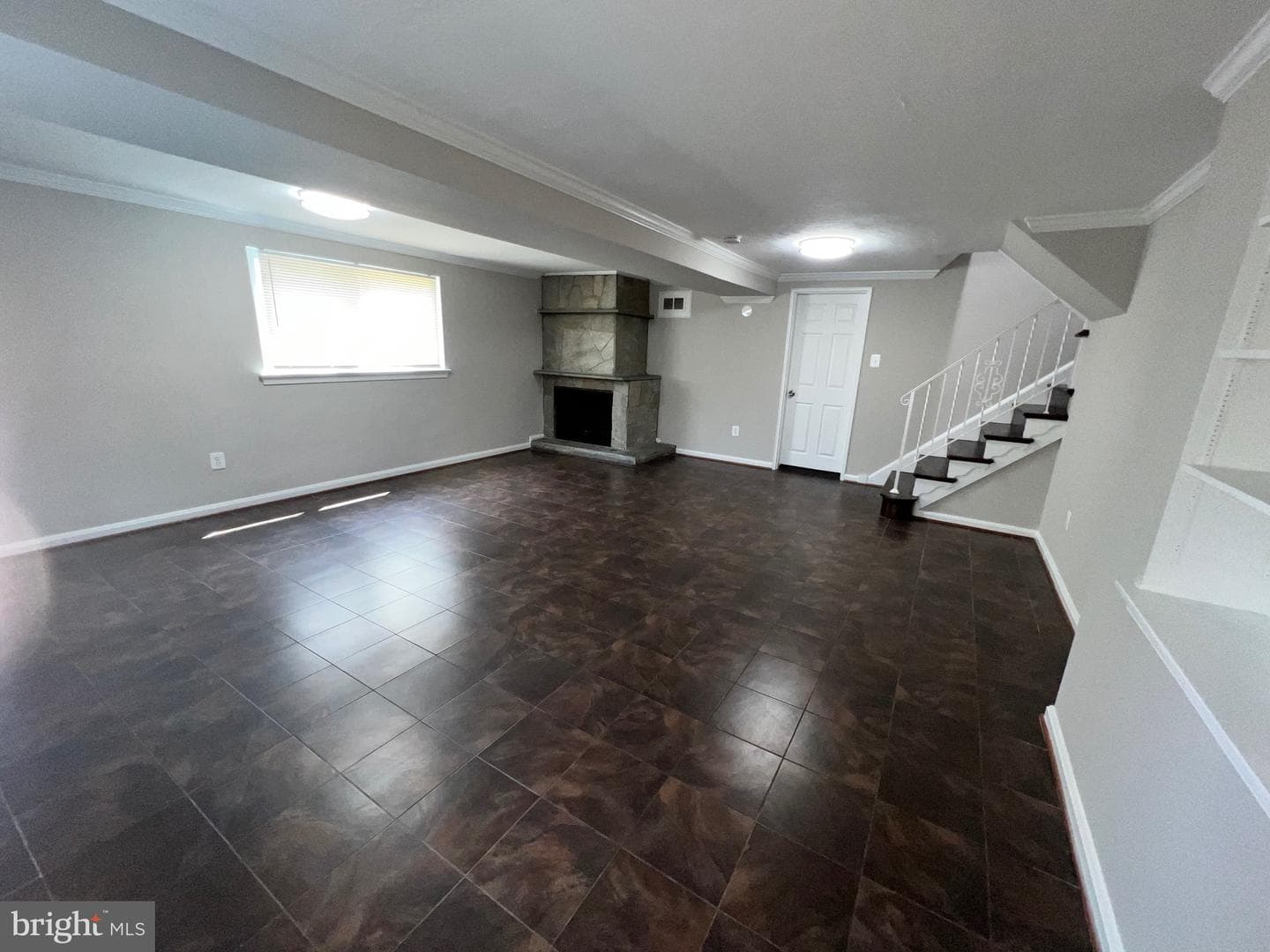 7112 Adelphi Road photo 19