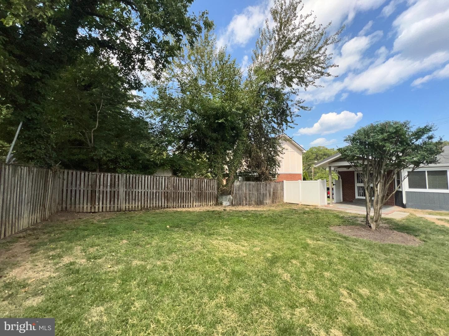 7112 Adelphi Road photo 29