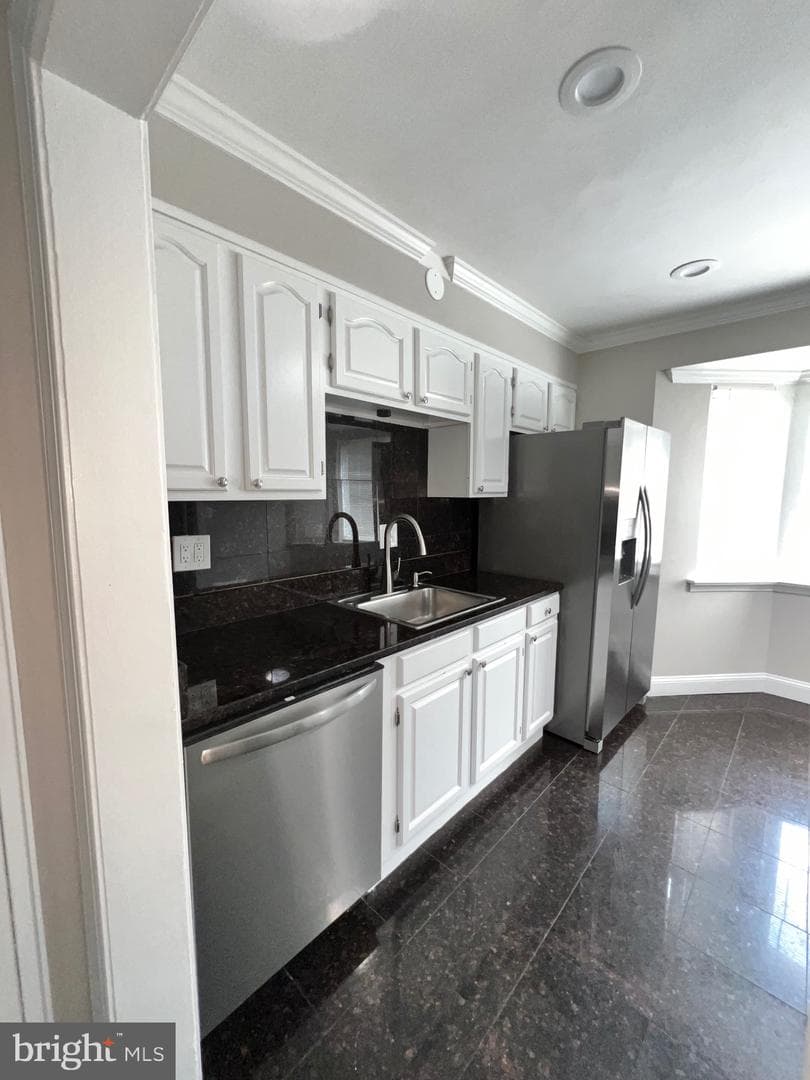 7112 Adelphi Road photo 7