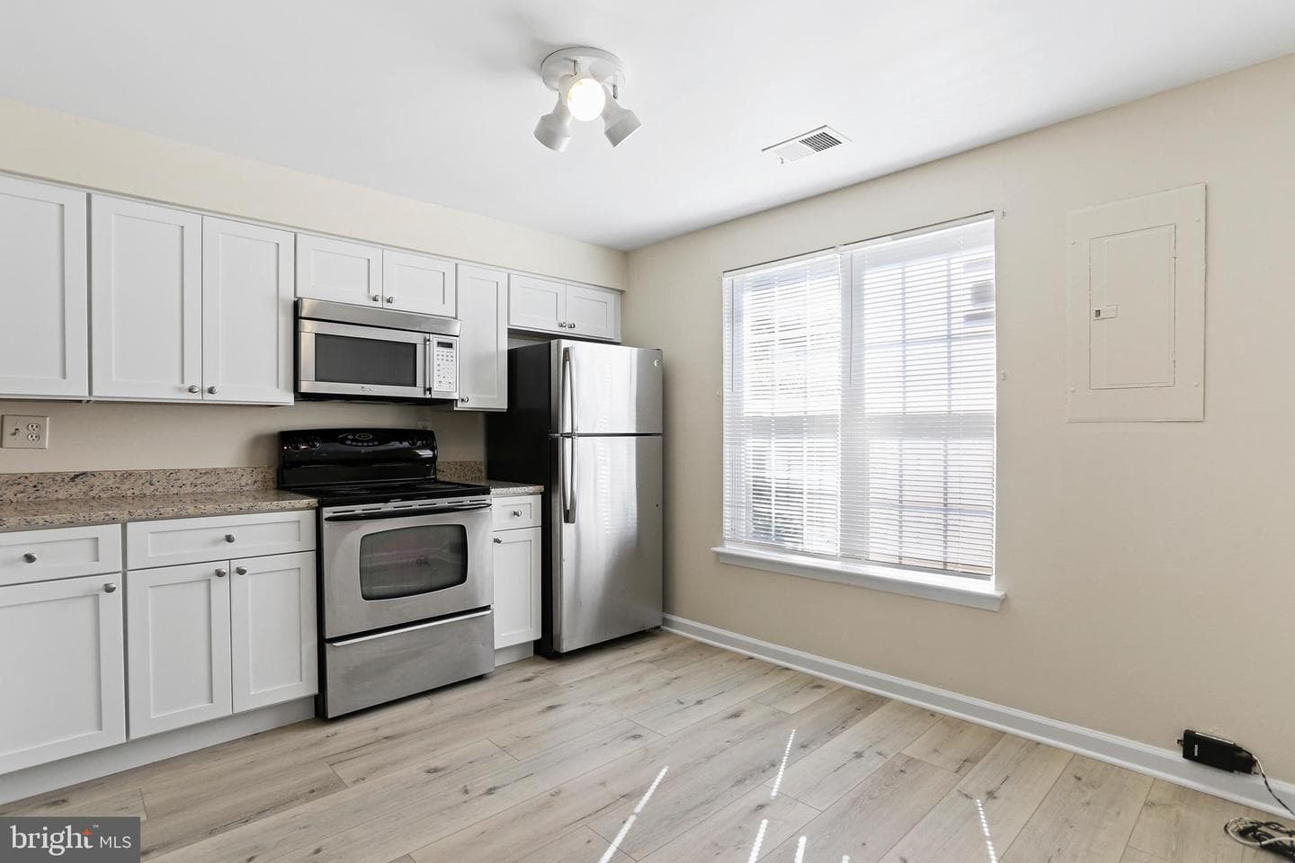 935 Pleasant Hill Lane photo 4
