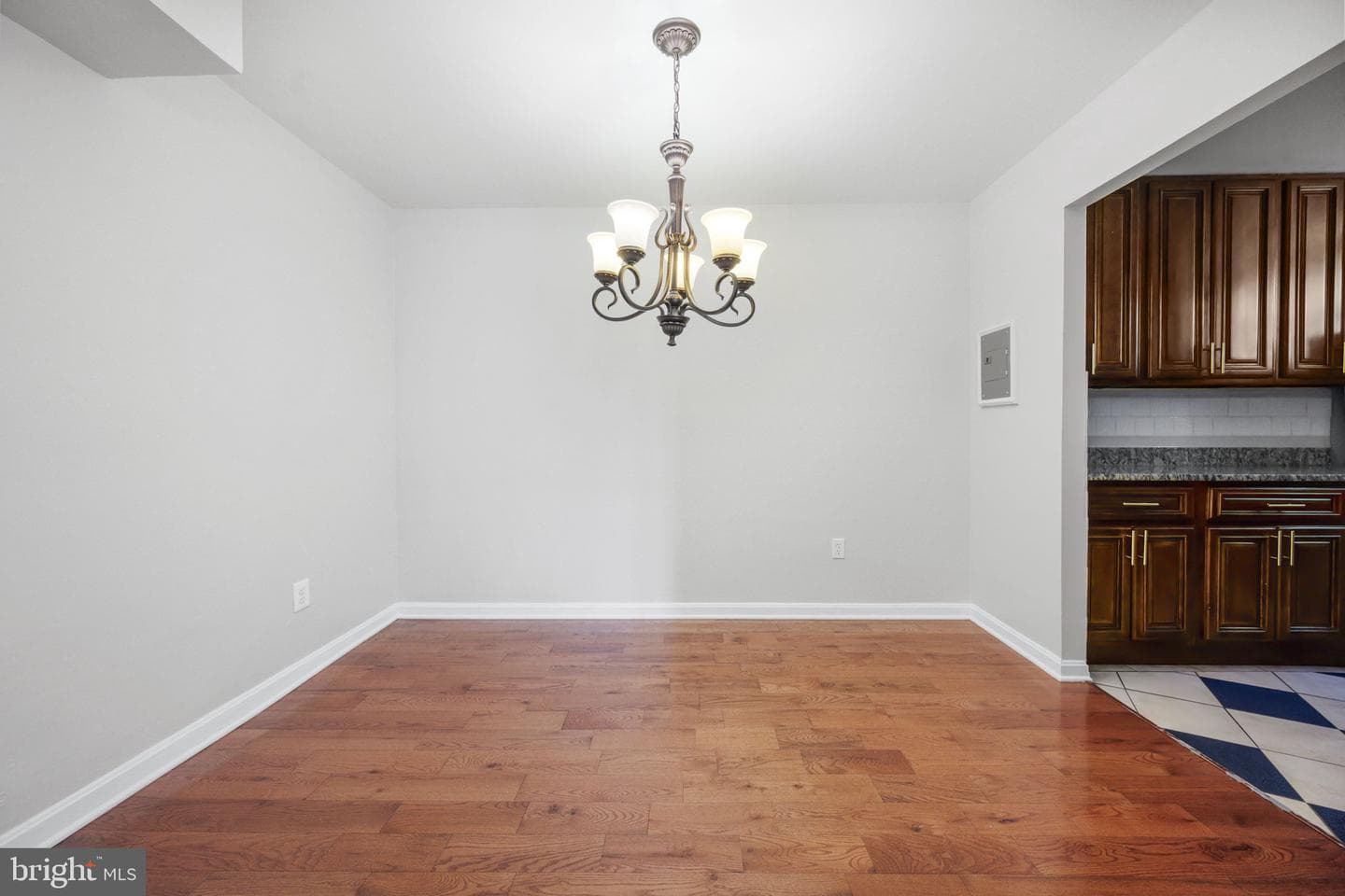 7946 Lakecrest Drive photo 7