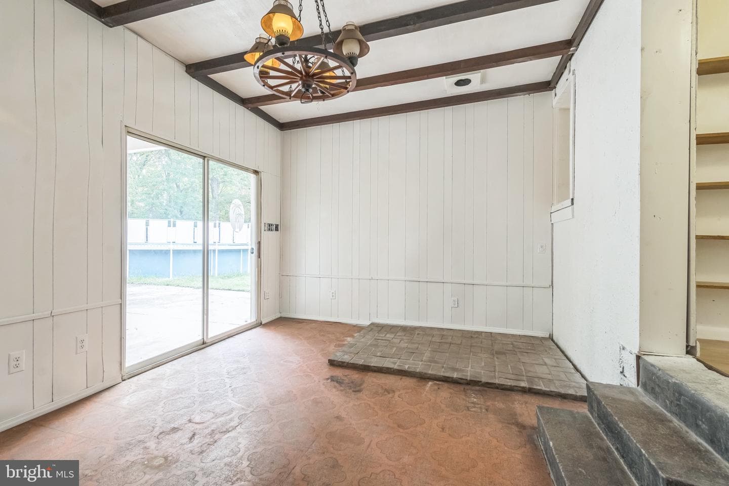 8704 Timothy Road photo 9