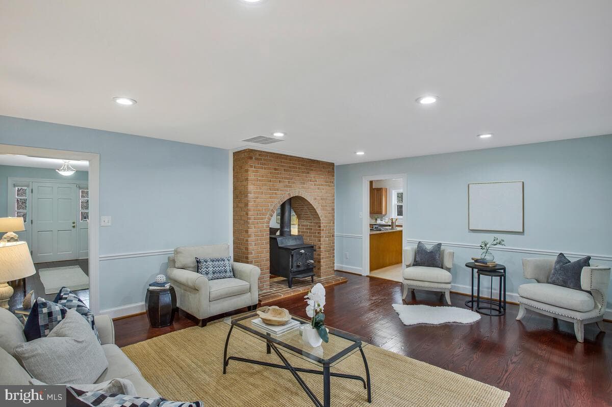 16812 Queen Anne Road photo 17