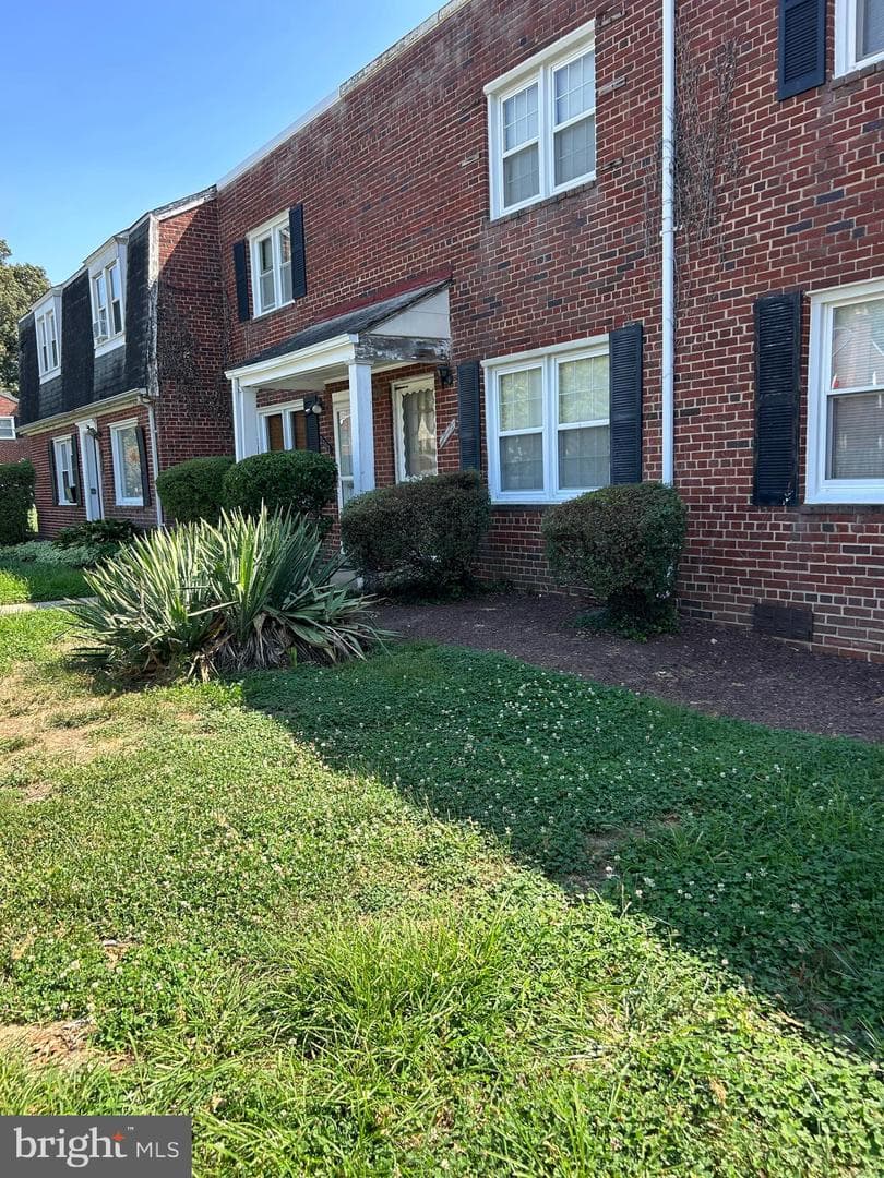 2507 Colebrooke Drive photo 1