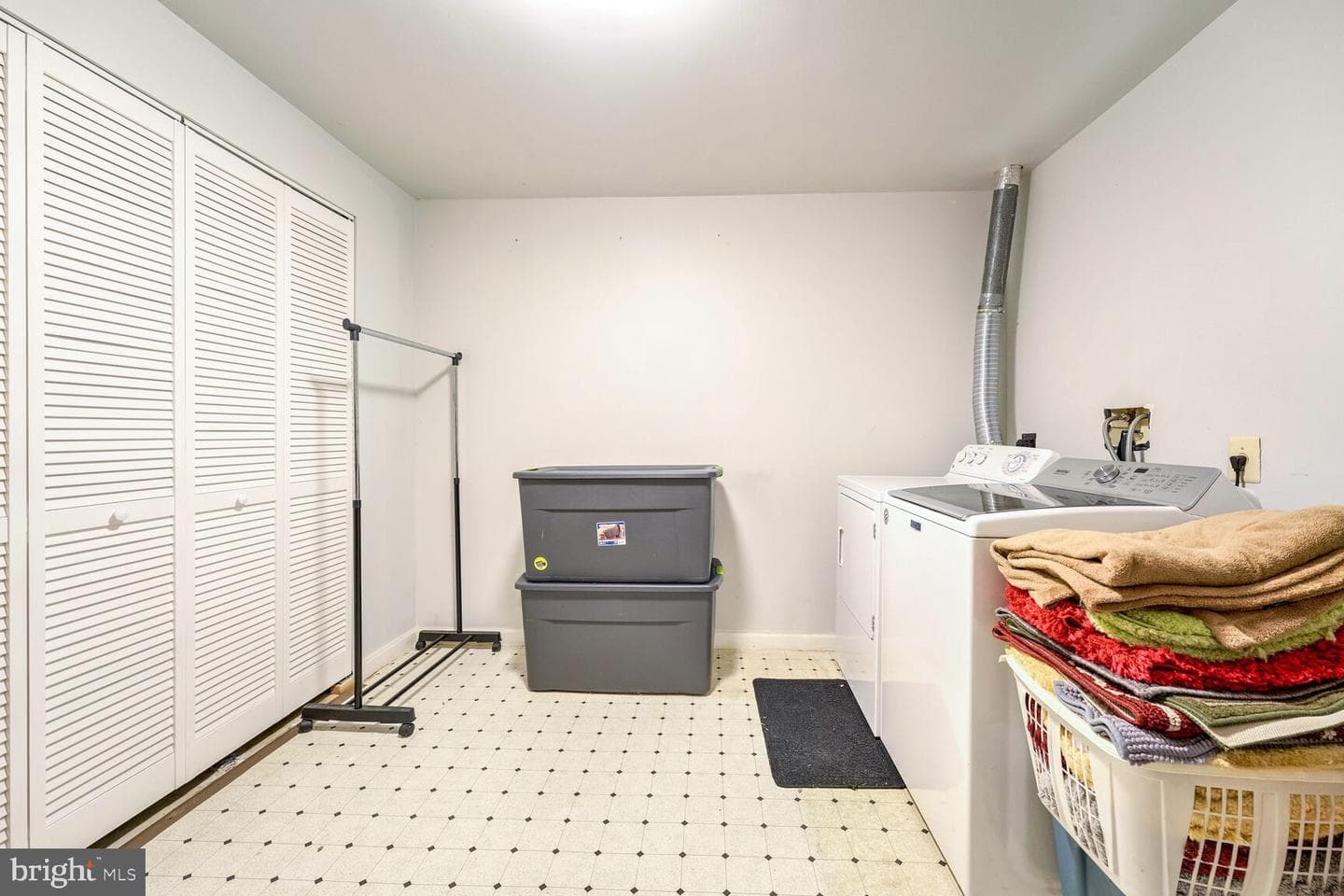 2318 Evian Court photo 16