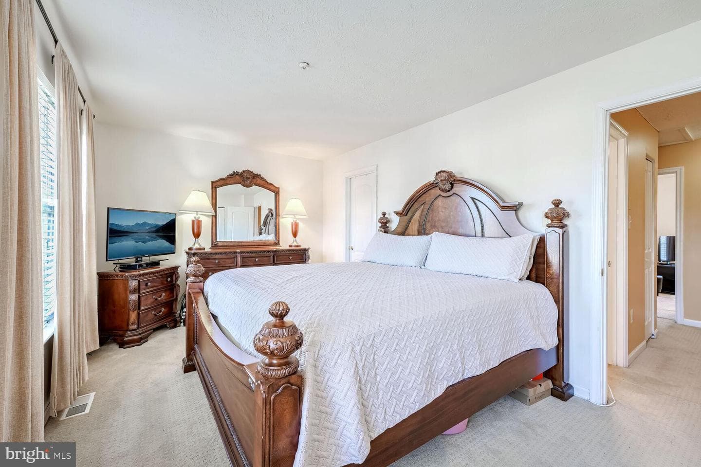 2318 Evian Court photo 9