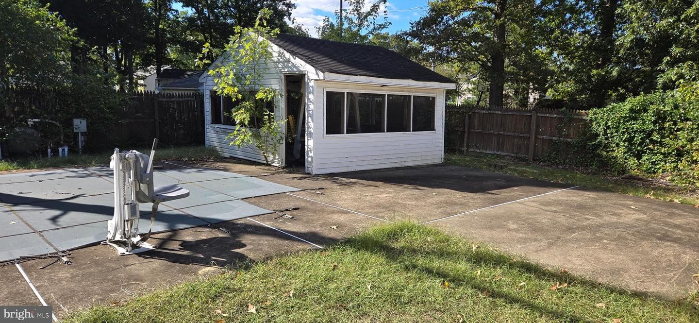 2915 Hempstead Drive photo 7