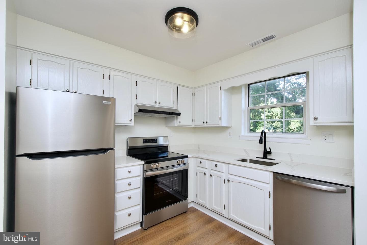 6005 Livingston Road photo 9