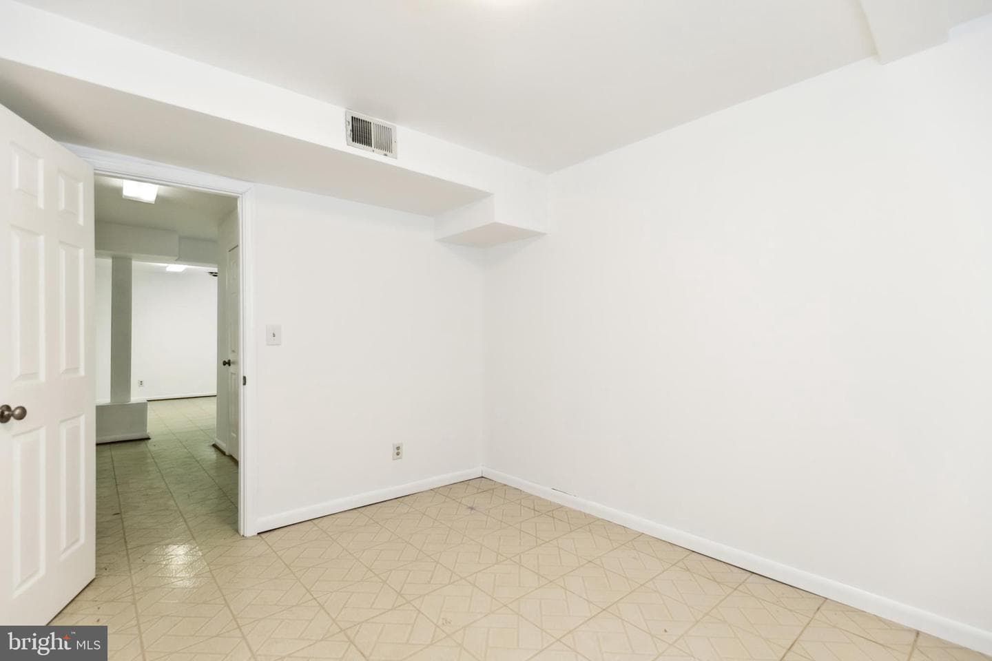 204 Kendle Street photo 14