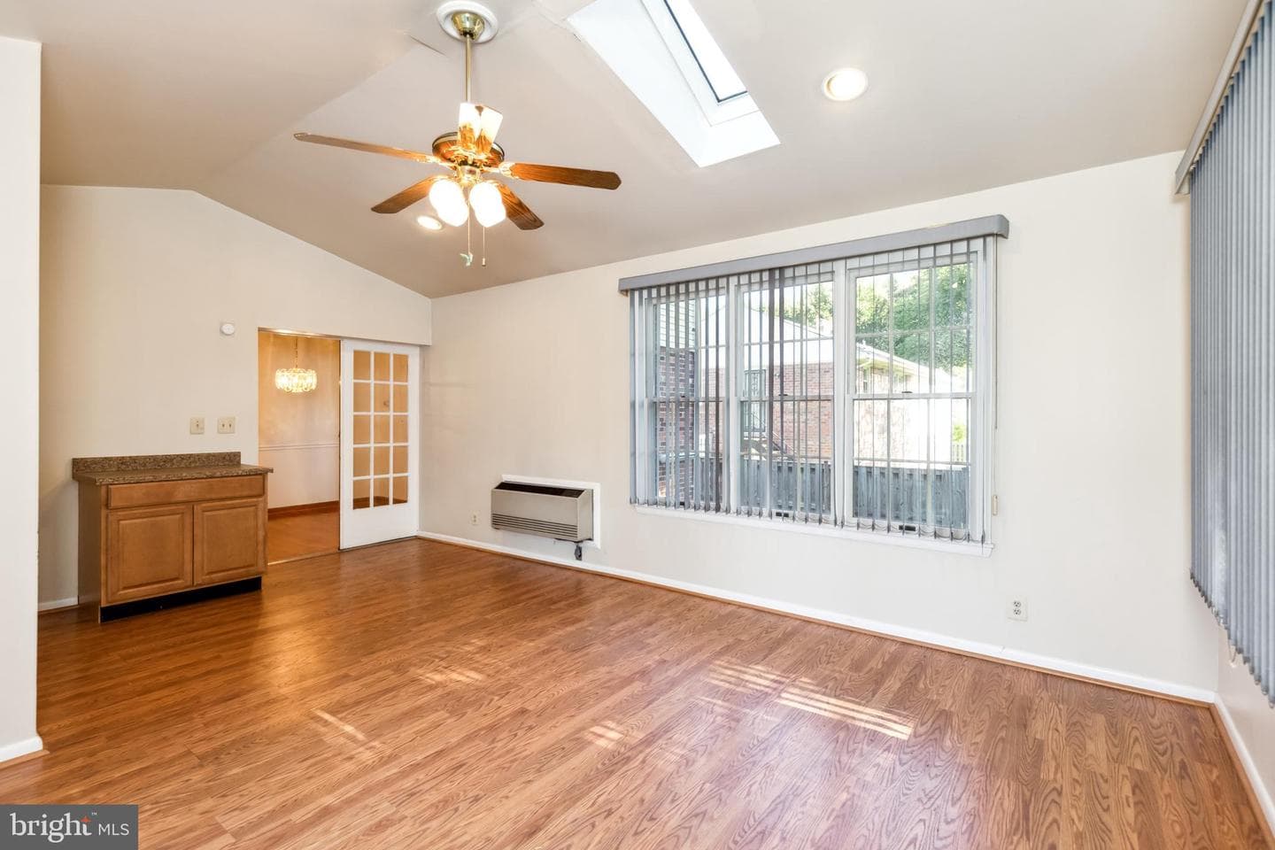 204 Kendle Street photo 9