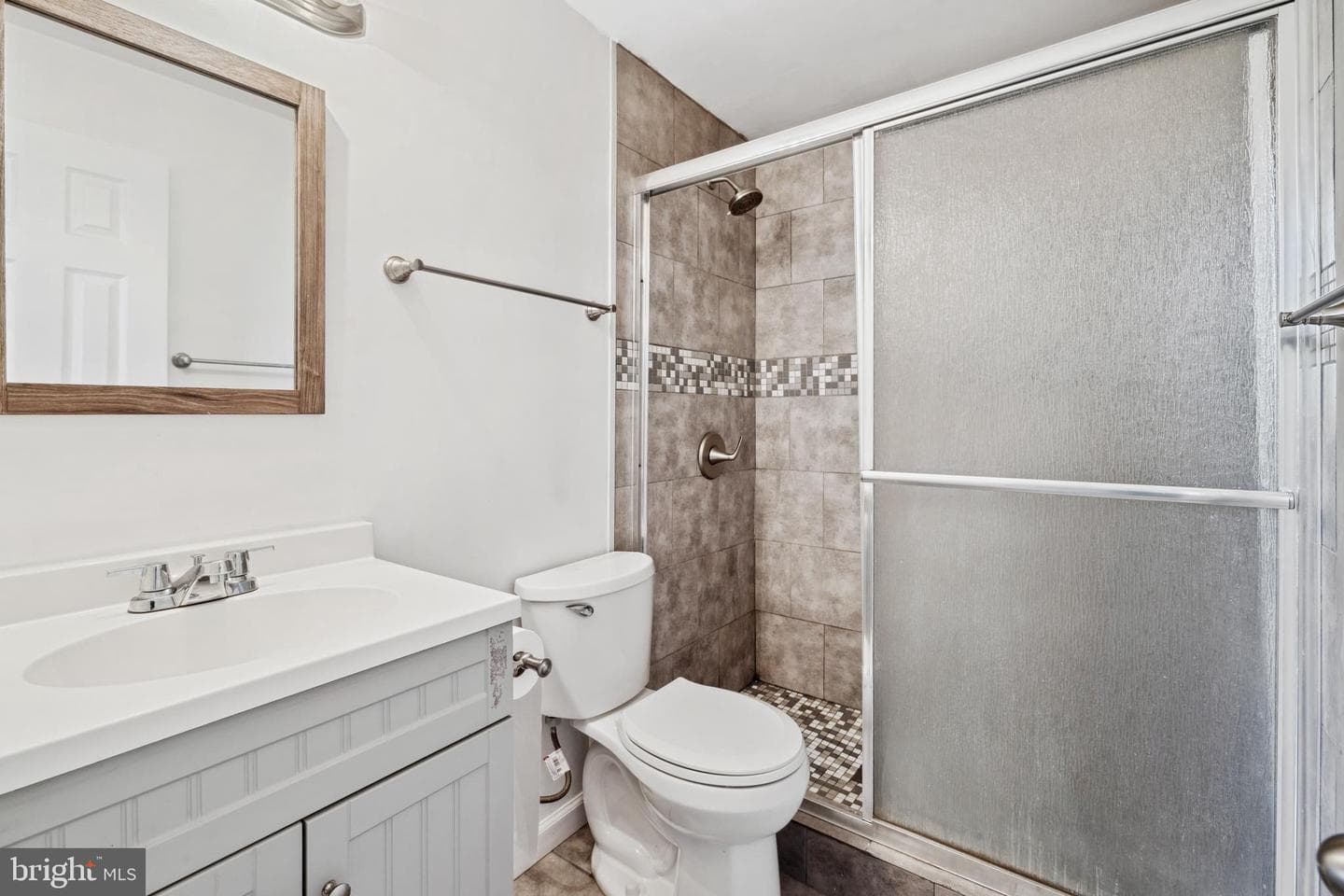 5817 Junipertree Lane photo 14