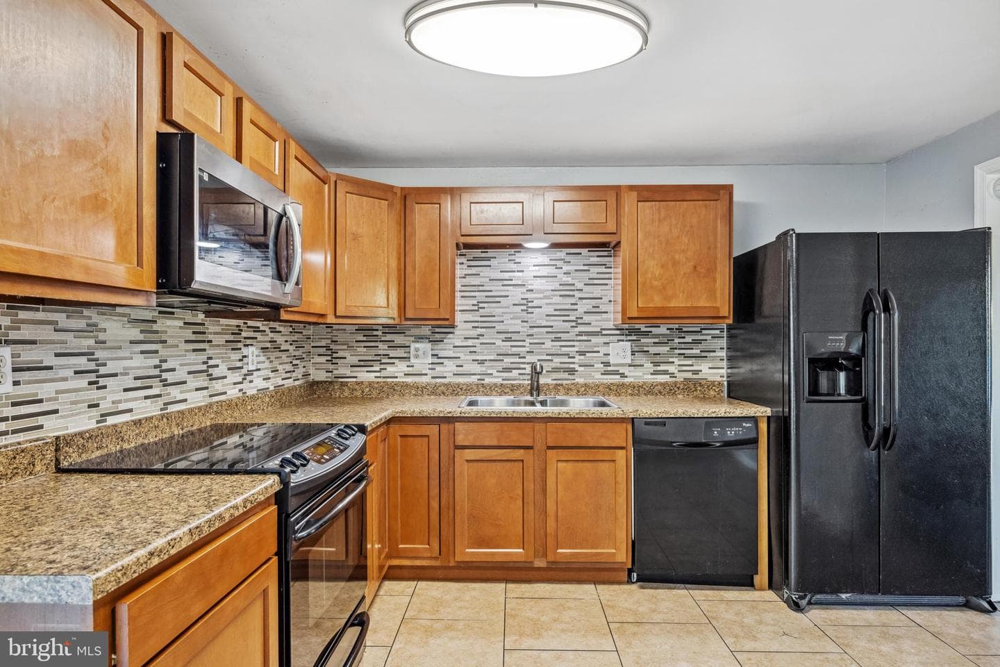 5817 Junipertree Lane photo 5