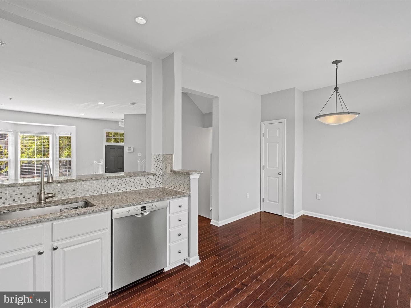 10000 Greenspire Way photo 11
