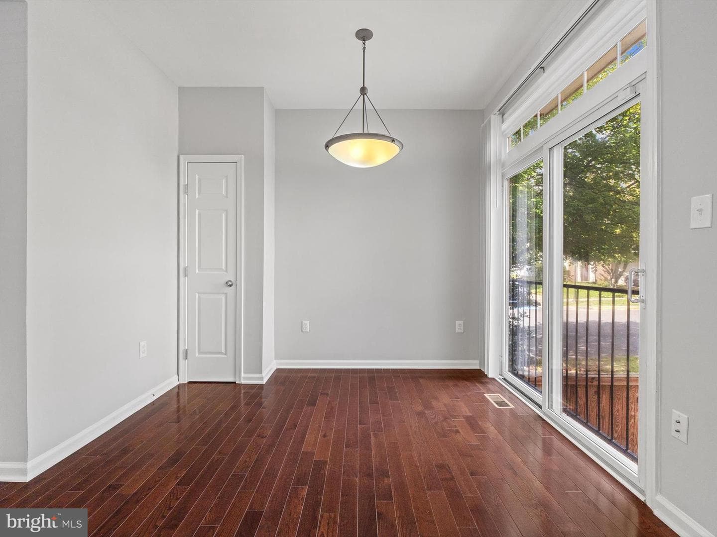 10000 Greenspire Way photo 13