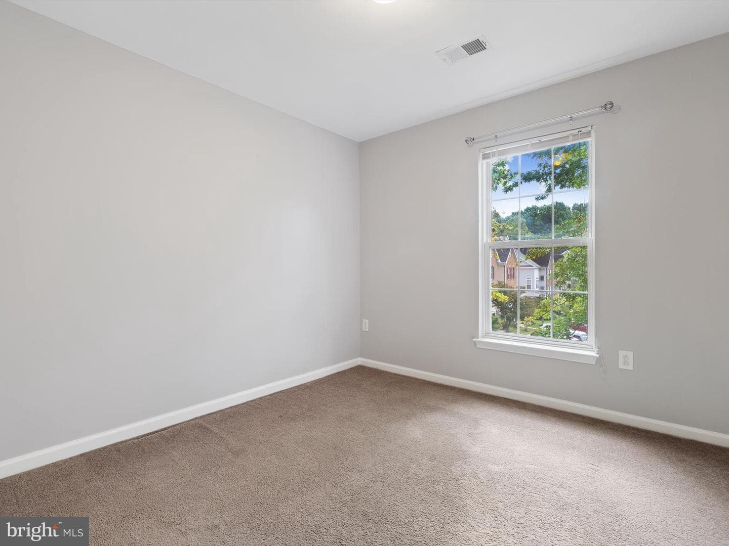 10000 Greenspire Way photo 15