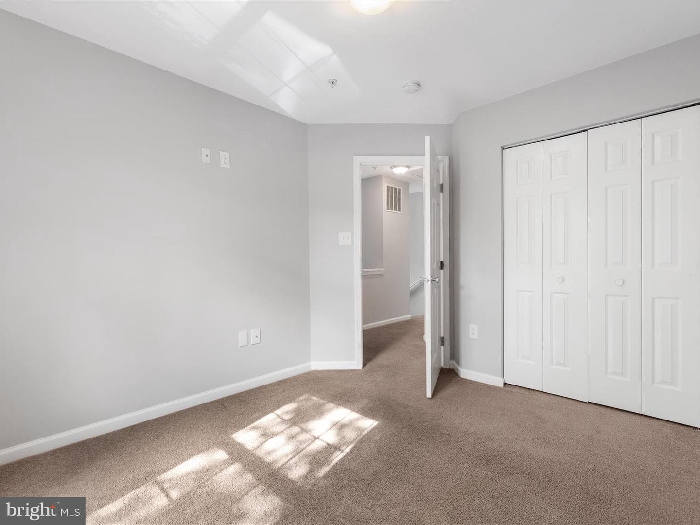 10000 Greenspire Way photo 16