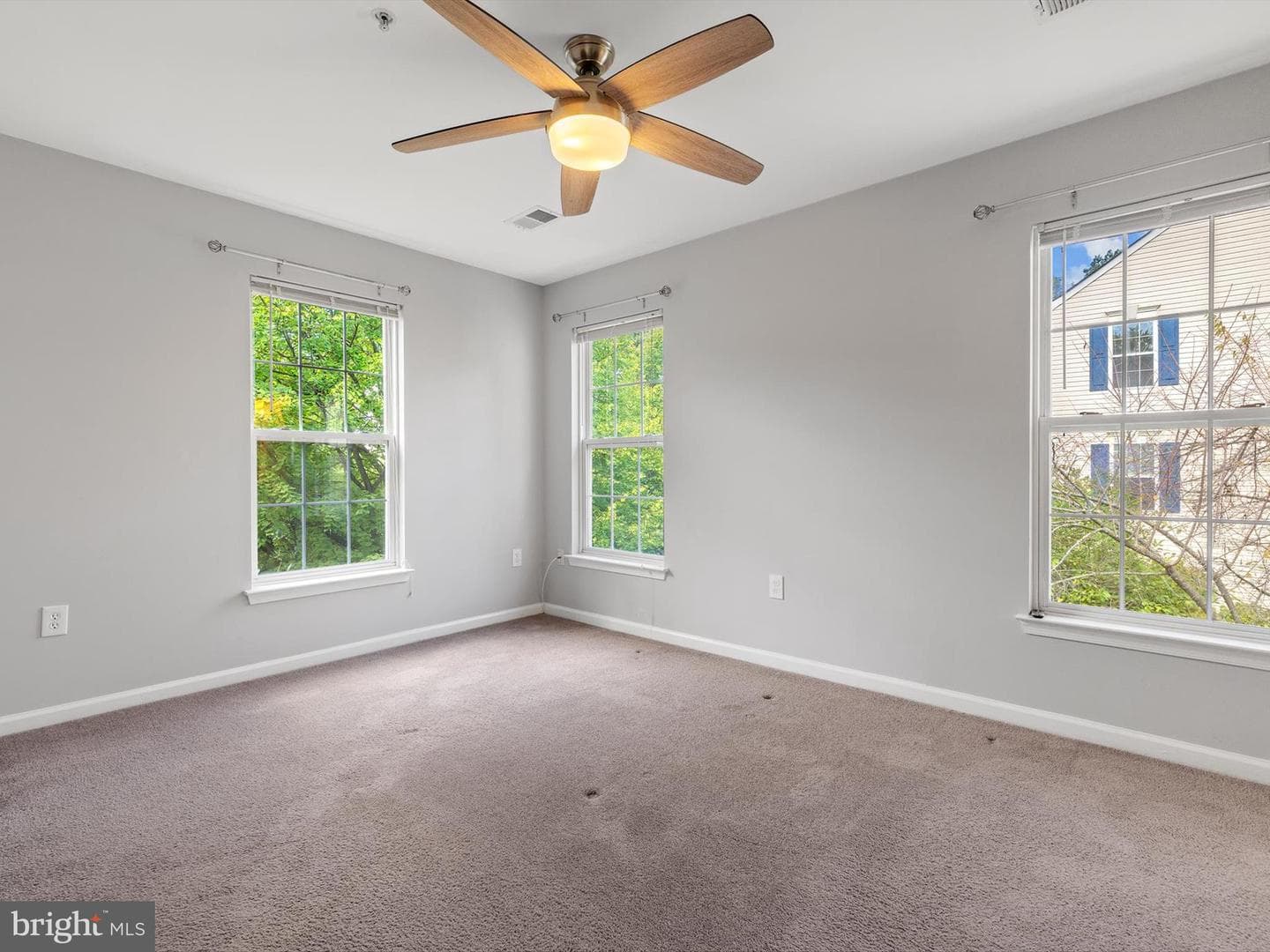 10000 Greenspire Way photo 19