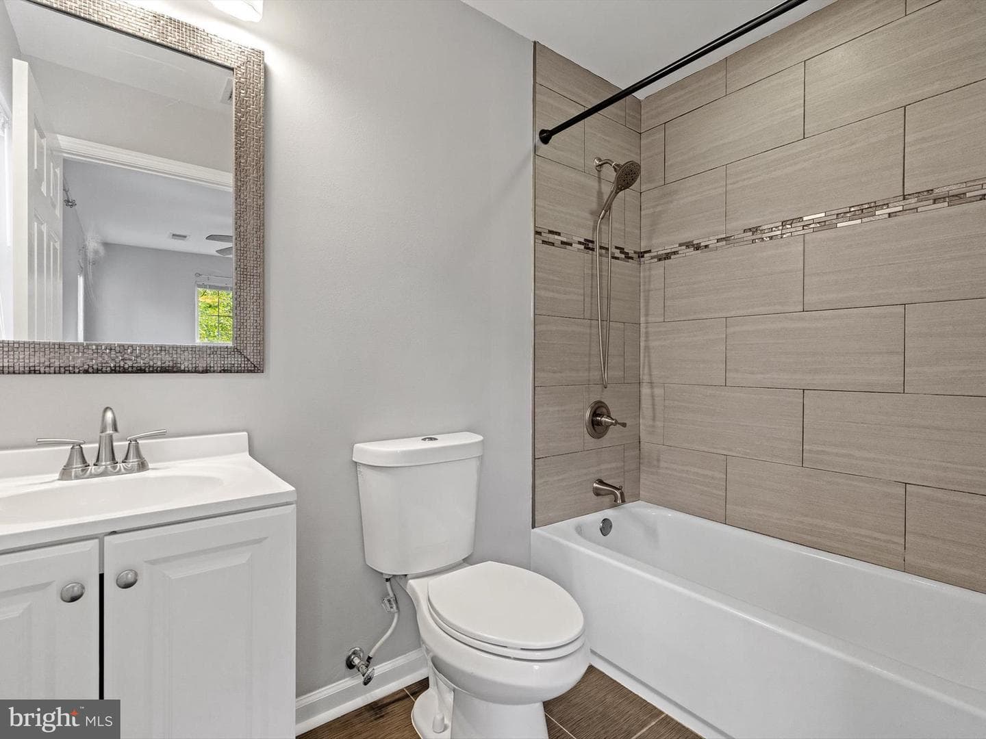 10000 Greenspire Way photo 22