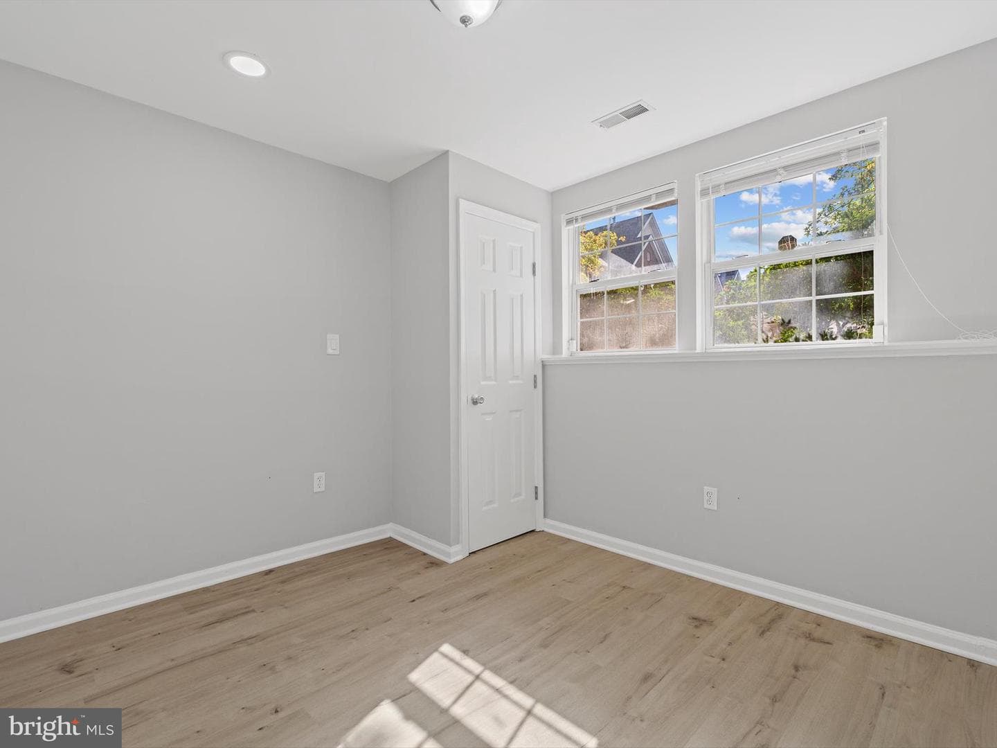 10000 Greenspire Way photo 23