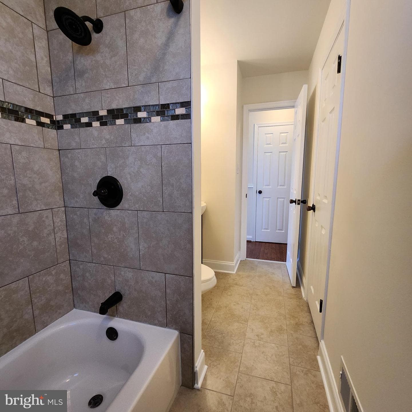 2904 Plaza Drive photo 12