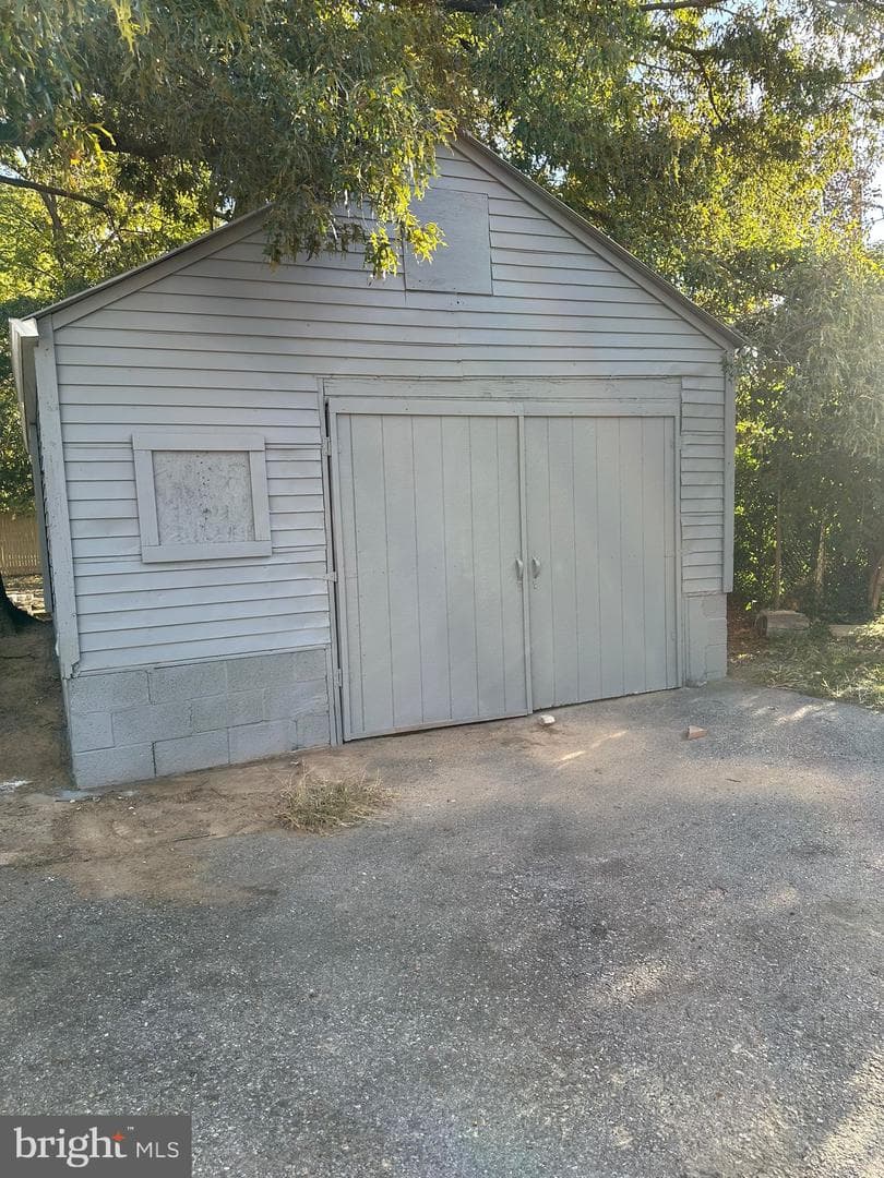 9157 Lanham Severn Road photo 2