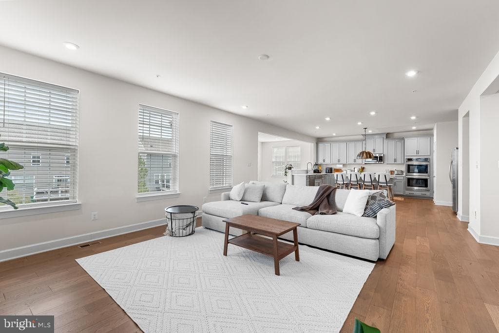 9105 Garden Knoll Lane photo 14