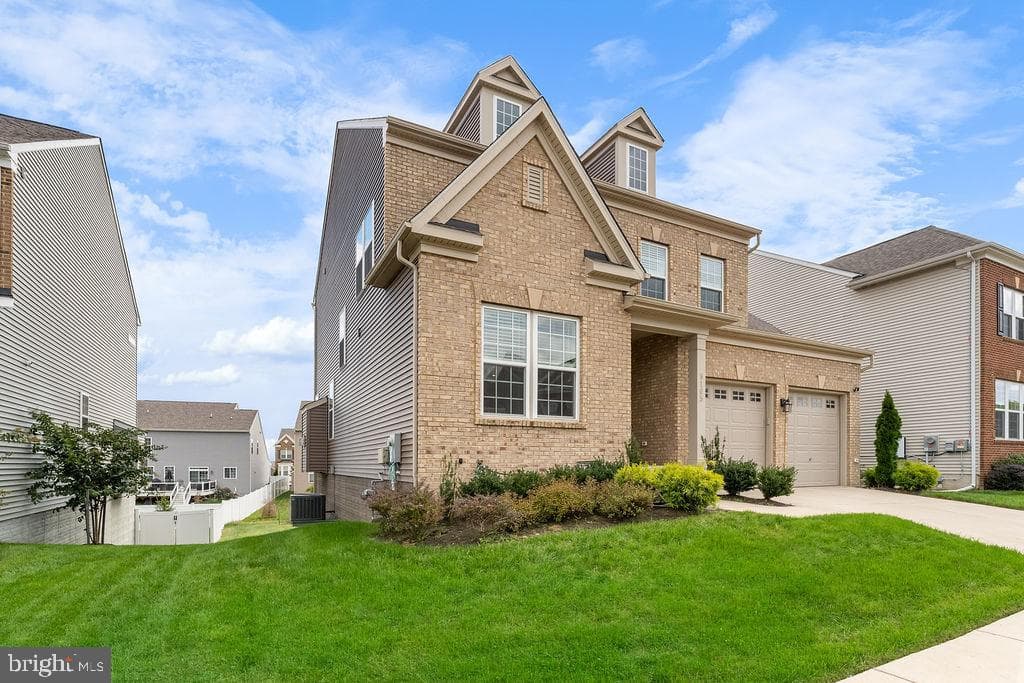 9105 Garden Knoll Lane photo 4