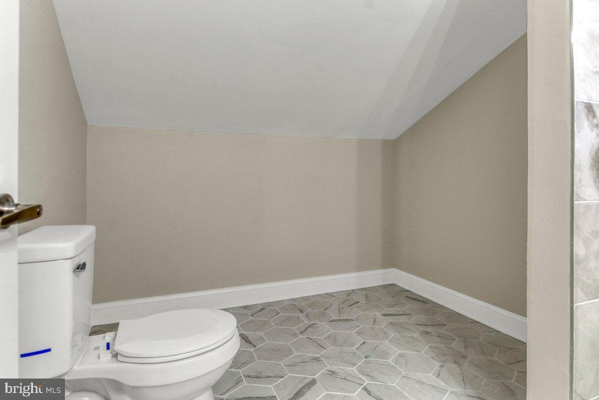 12315 Wheeling Avenue photo 18