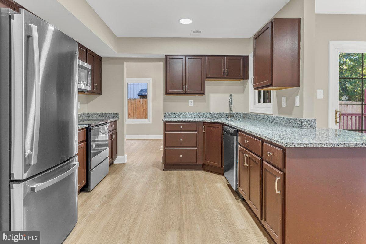 12315 Wheeling Avenue photo 6